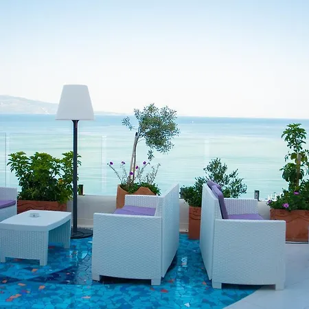 Piko Studio Bougainville * Sarande